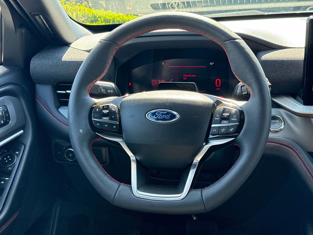 Used 2025 Ford Explorer ST-Line w/ Premium Package image 15