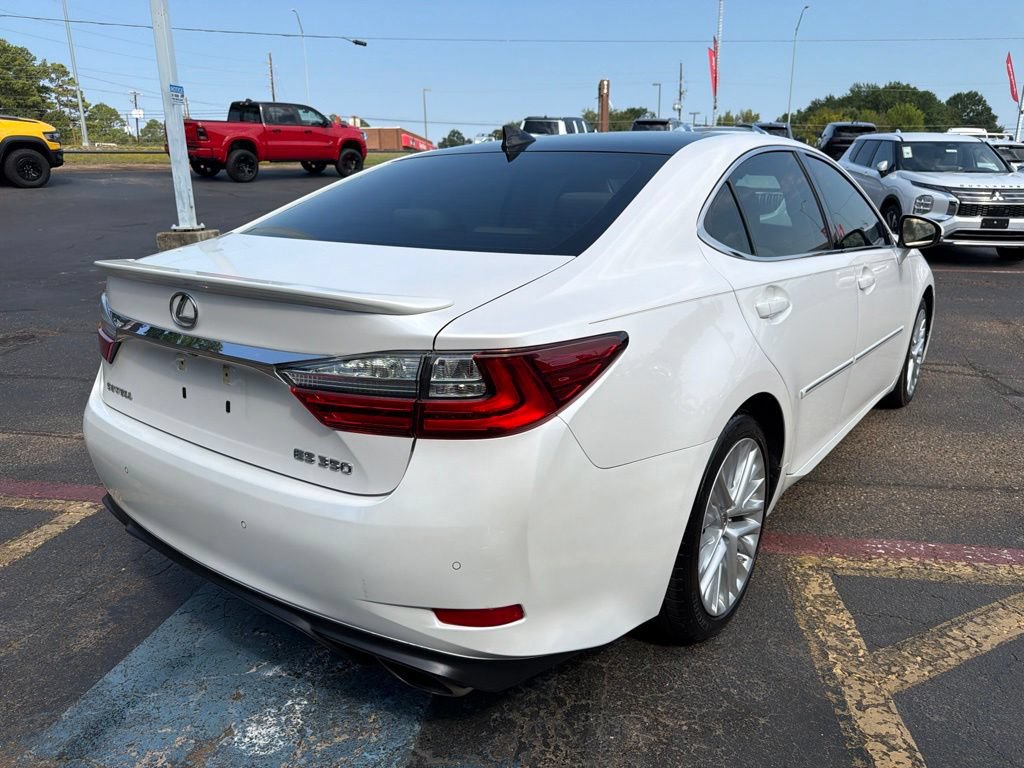 Used 2018 Lexus ES 350 w/ Ultra Luxury Package FWD image 6