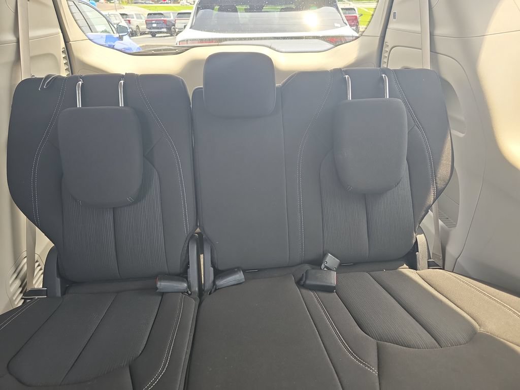 Used 2023 Chrysler Voyager LX FWD image 22