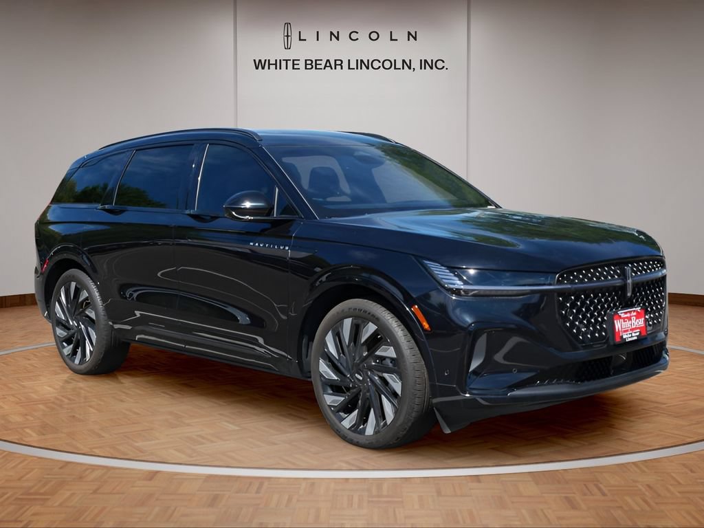 Used 2024 Lincoln Nautilus Reserve w/ Equipment Group 203A AWD/4WD image 3