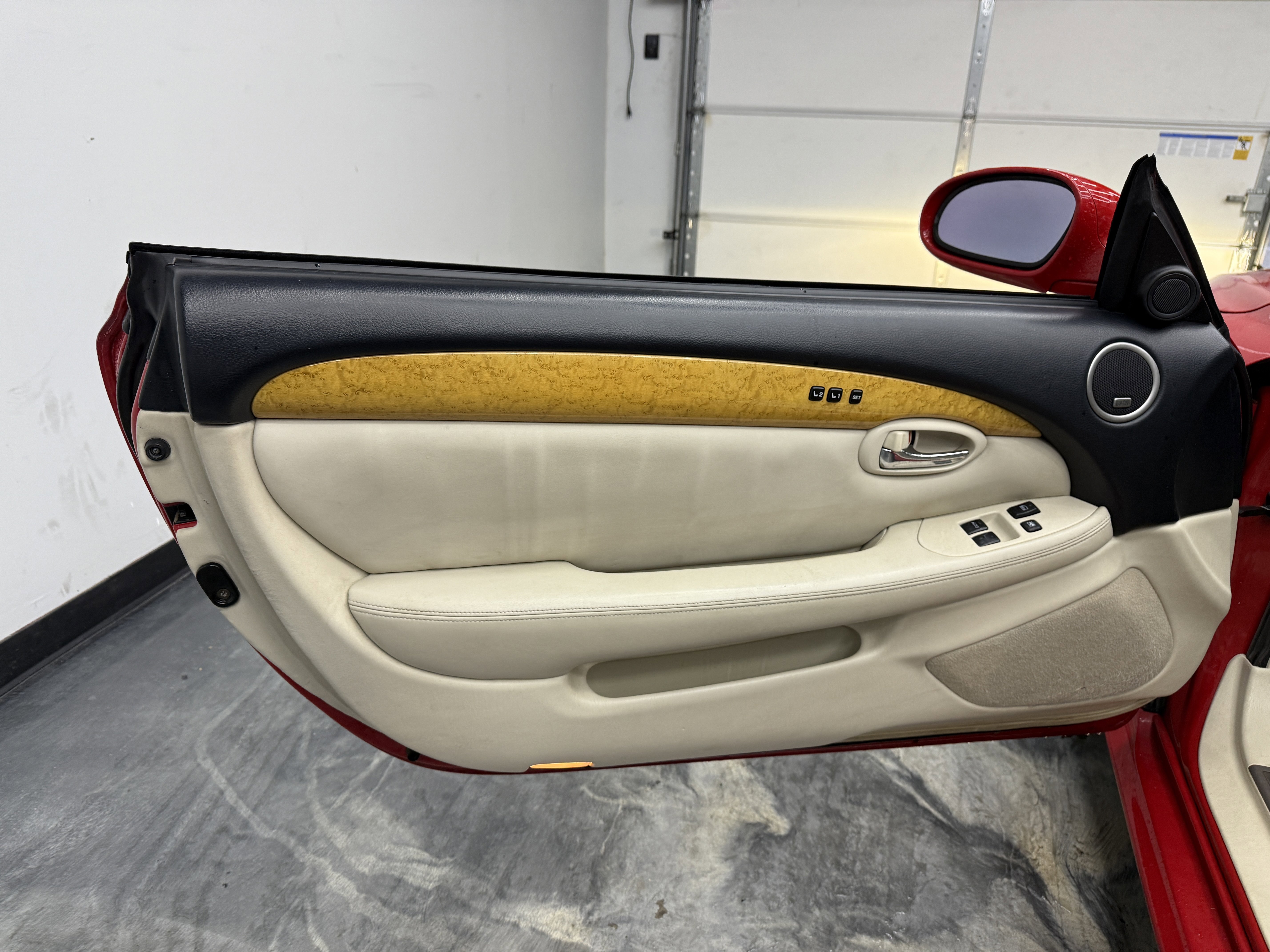 Used 2004 Lexus SC 430 Convertible image 10