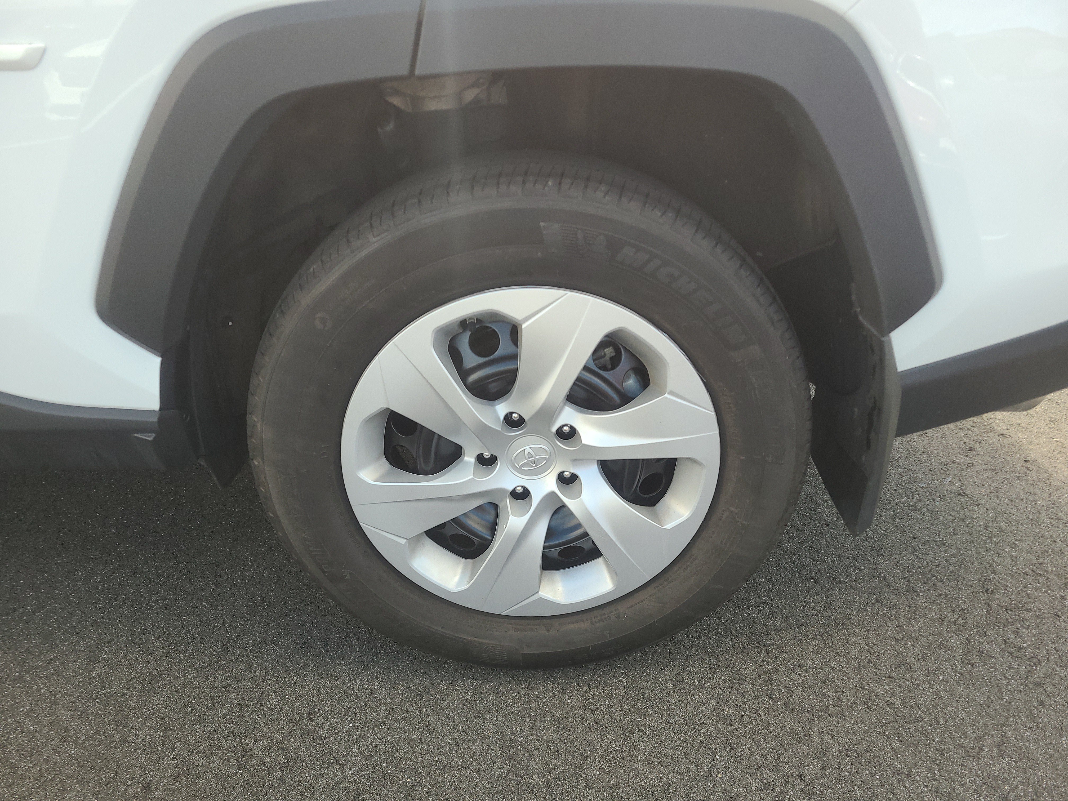 Certified 2025 Toyota RAV4 LE AWD/4WD image 10