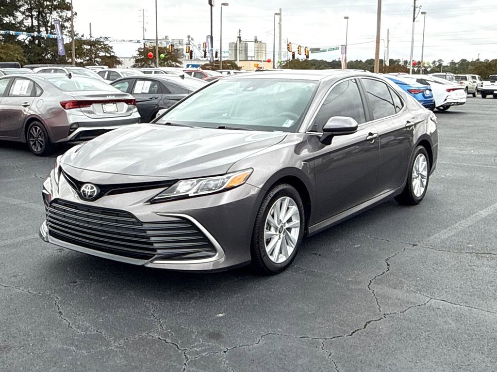 Used 2023 Toyota Camry LE image 7