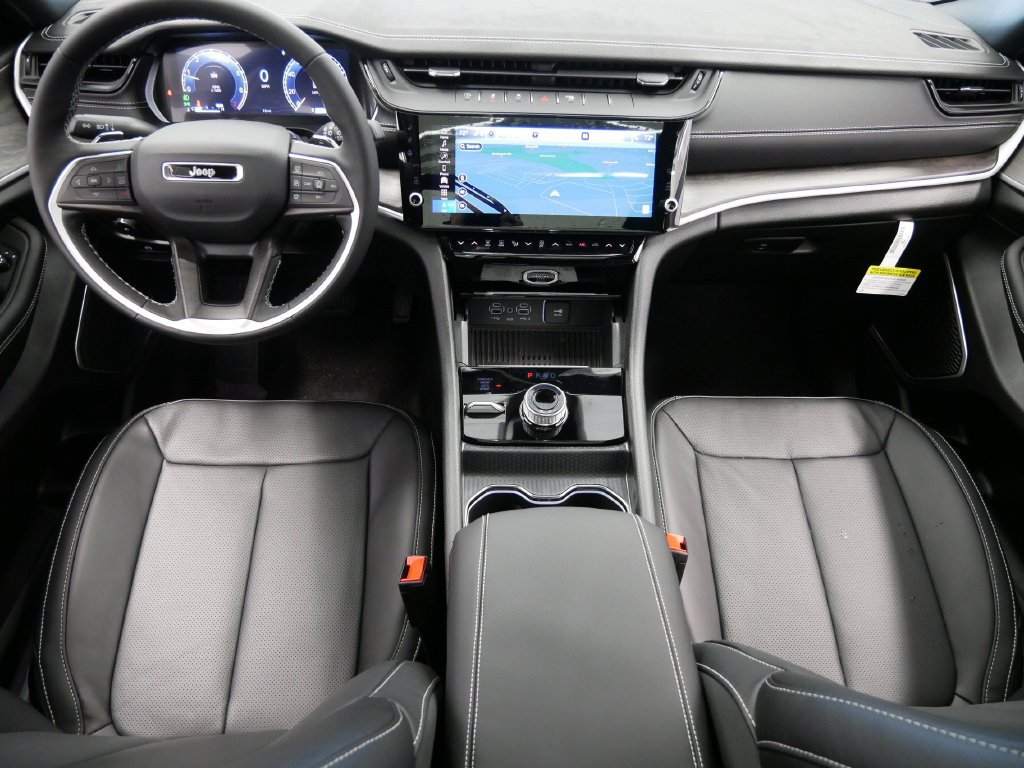 New 2027 Jeep Grand Cherokee L Limited AWD/4WD image 16