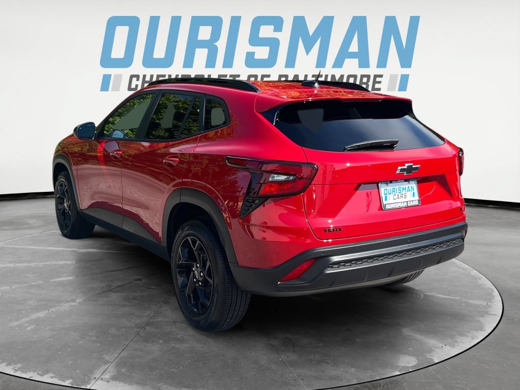 Used 2026 Chevrolet Trax LT w/ Sunroof Package FWD image 4