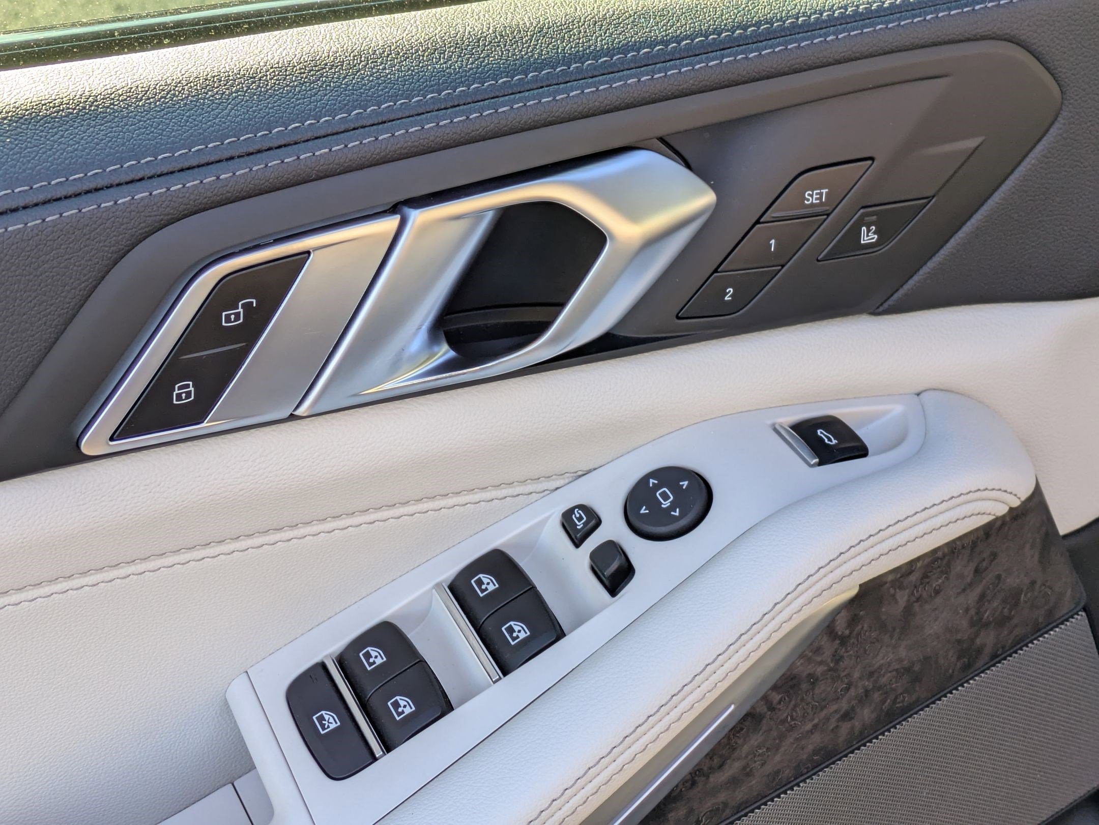 Used 2021 BMW X5 sDrive40i w/ M Sport Package image 12