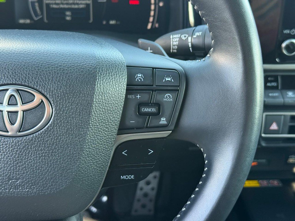 Certified 2025 Toyota Camry SE FWD image 22