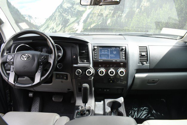 Used 2020 Toyota Sequoia SR5 AWD/4WD image 18