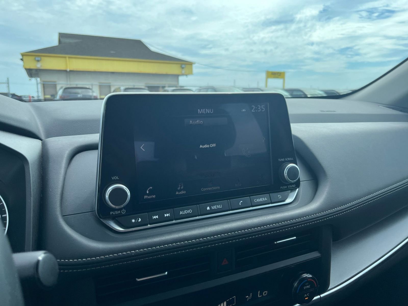 Used 2025 Nissan Rogue SV image 20