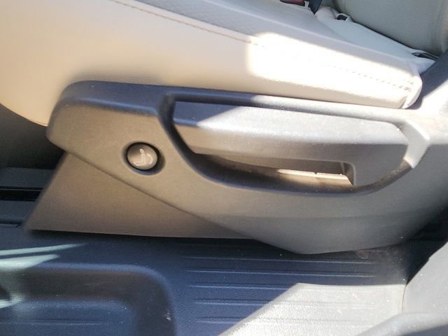 Used 2024 Nissan Pathfinder SL w/ Black Appearance Package image 23