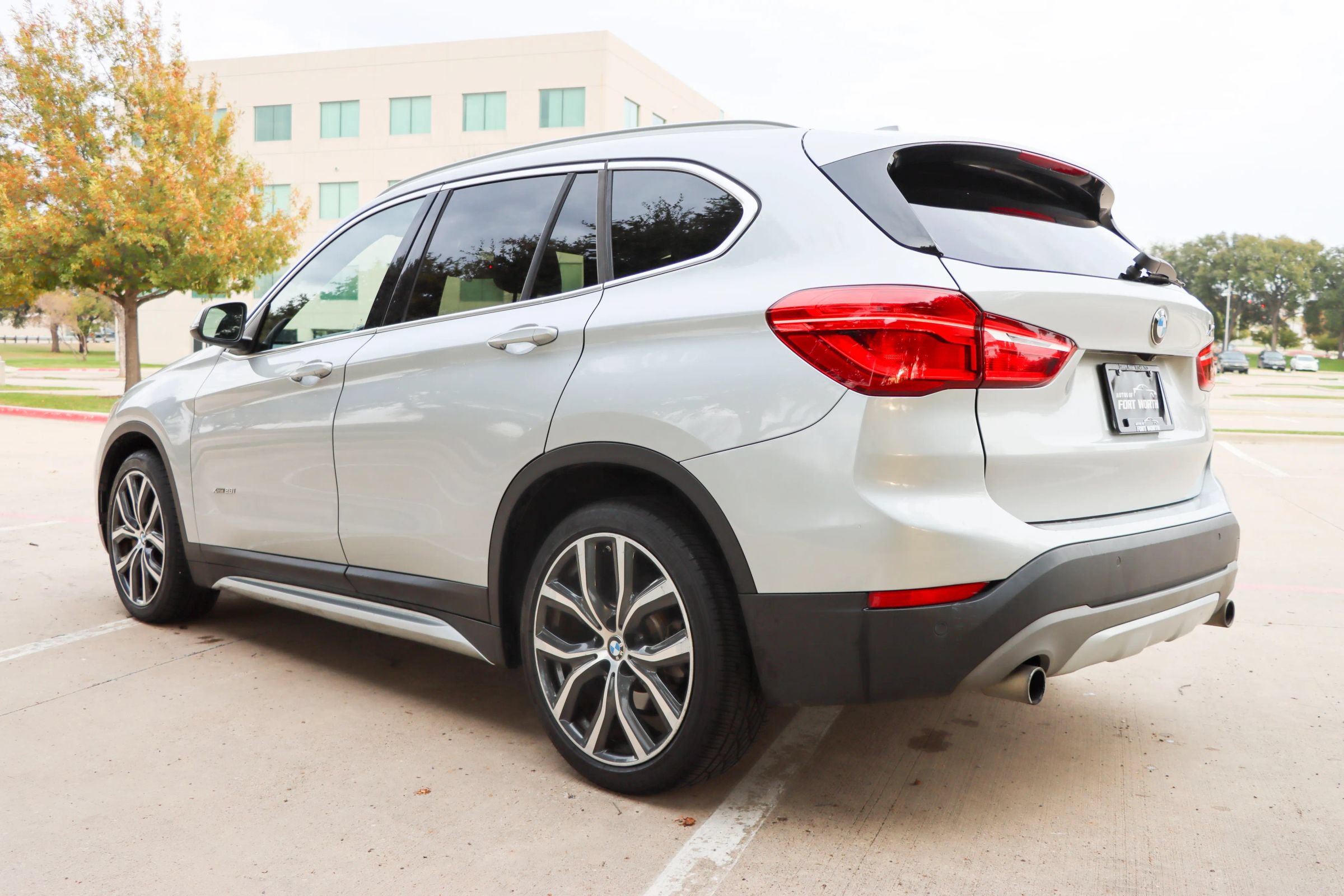 Used 2017 BMW X1 xDrive28i AWD/4WD image 5