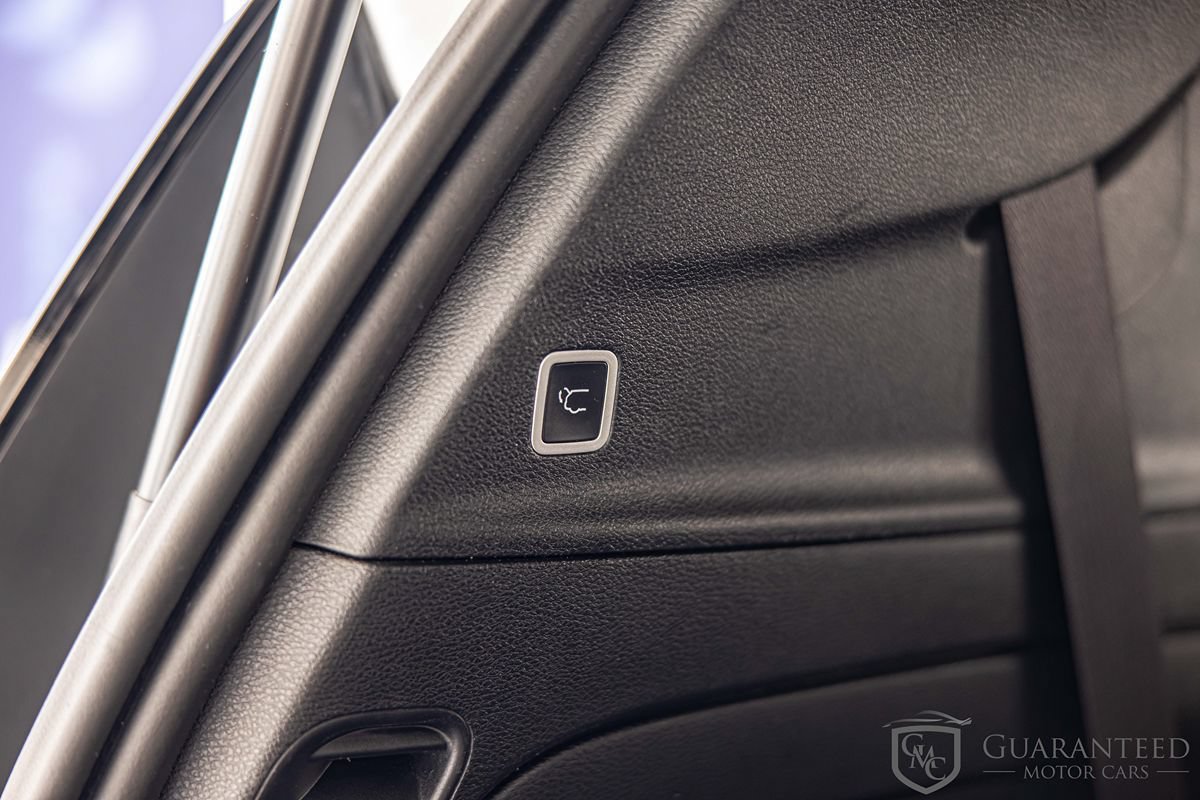 Used 2022 Chrysler Pacifica Touring-L w/ S Appearance Package FWD image 18