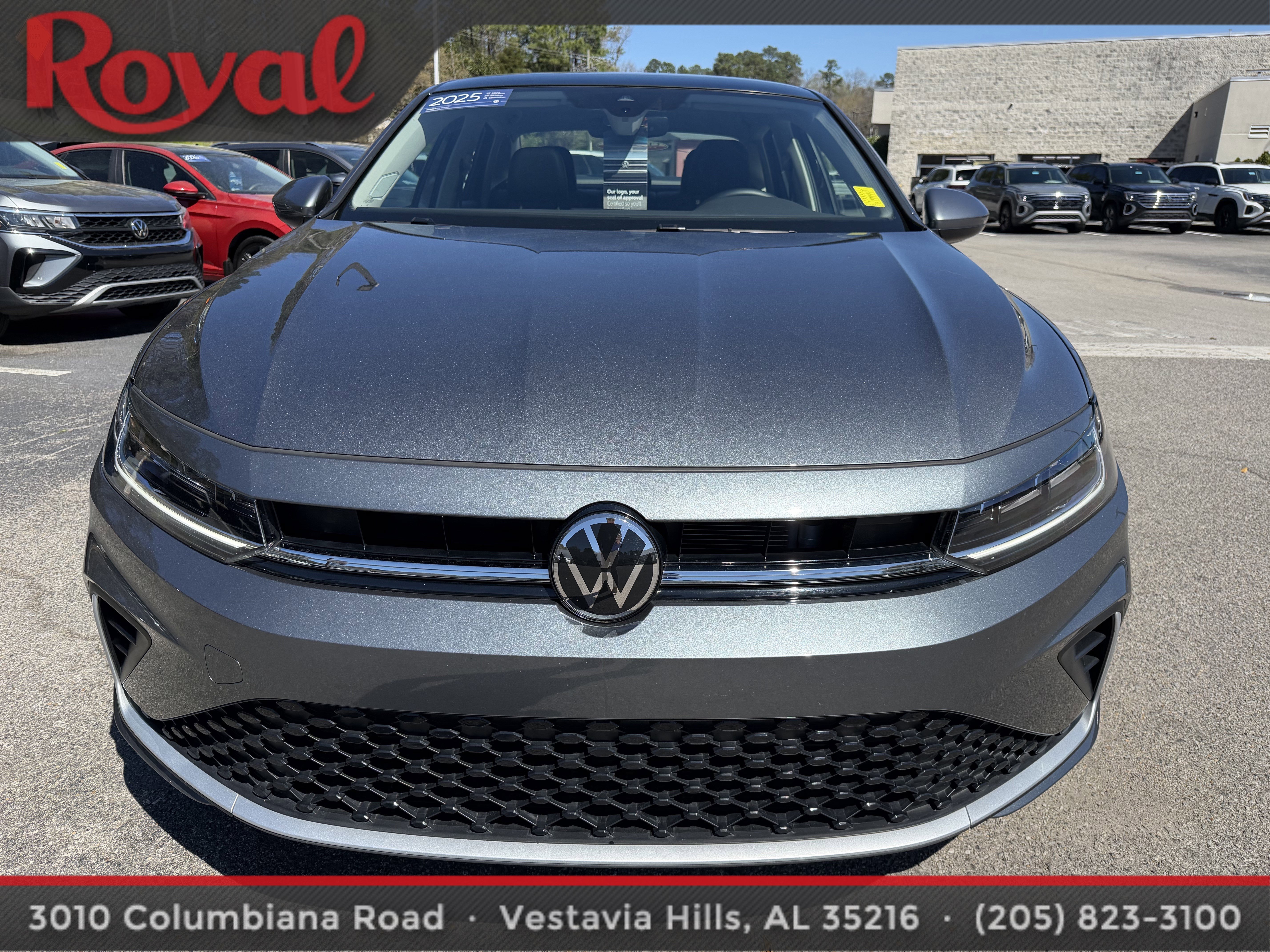 Certified 2025 Volkswagen Jetta SE w/ Sunroof Package image 2