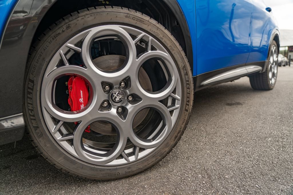 Used 2024 Alfa Romeo Tonale Veloce image 3