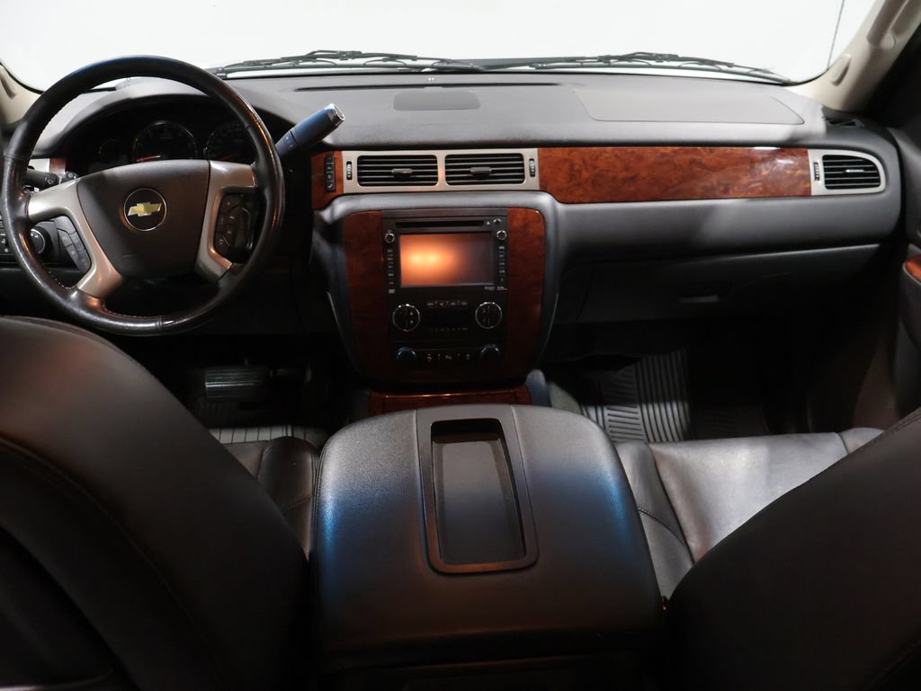 Used 2013 Chevrolet Avalanche LTZ AWD/4WD image 18