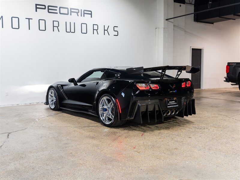 Used 2019 Chevrolet Corvette ZR1 RWD image 9