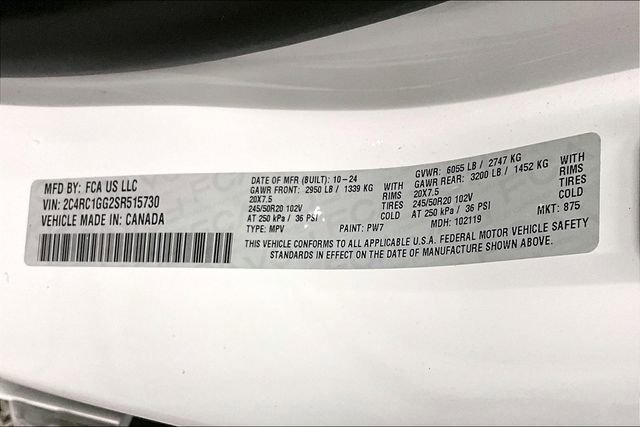 Used 2025 Chrysler Pacifica Limited image 37