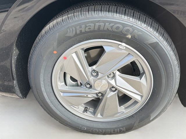 New 2026 Hyundai Elantra SE FWD image 30