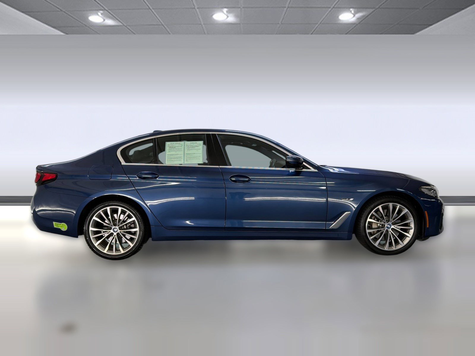 Used 2023 BMW 530e w/ Premium Package image 7
