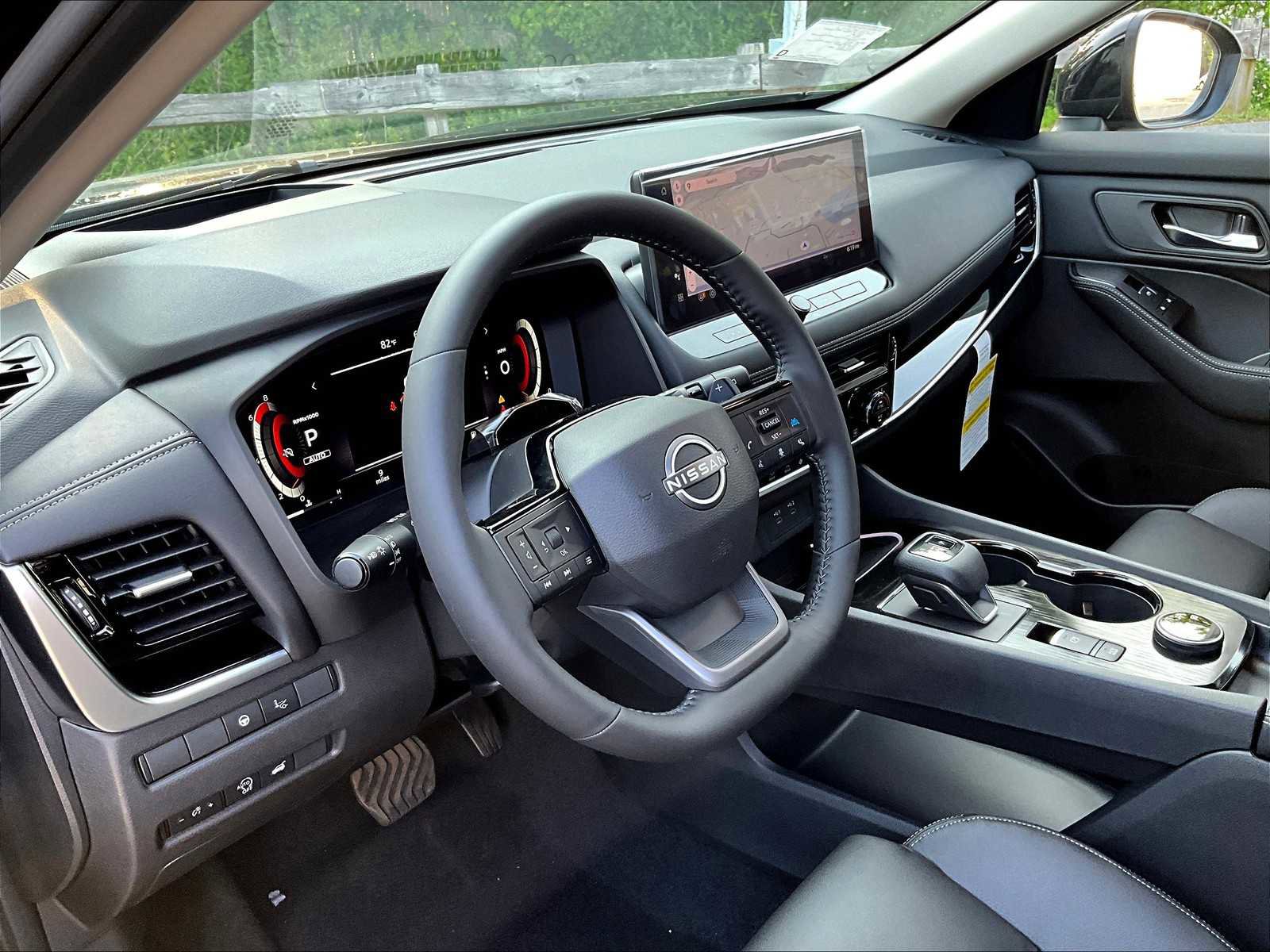 New 2025 Nissan Rogue SL w/ Tech Package image 9