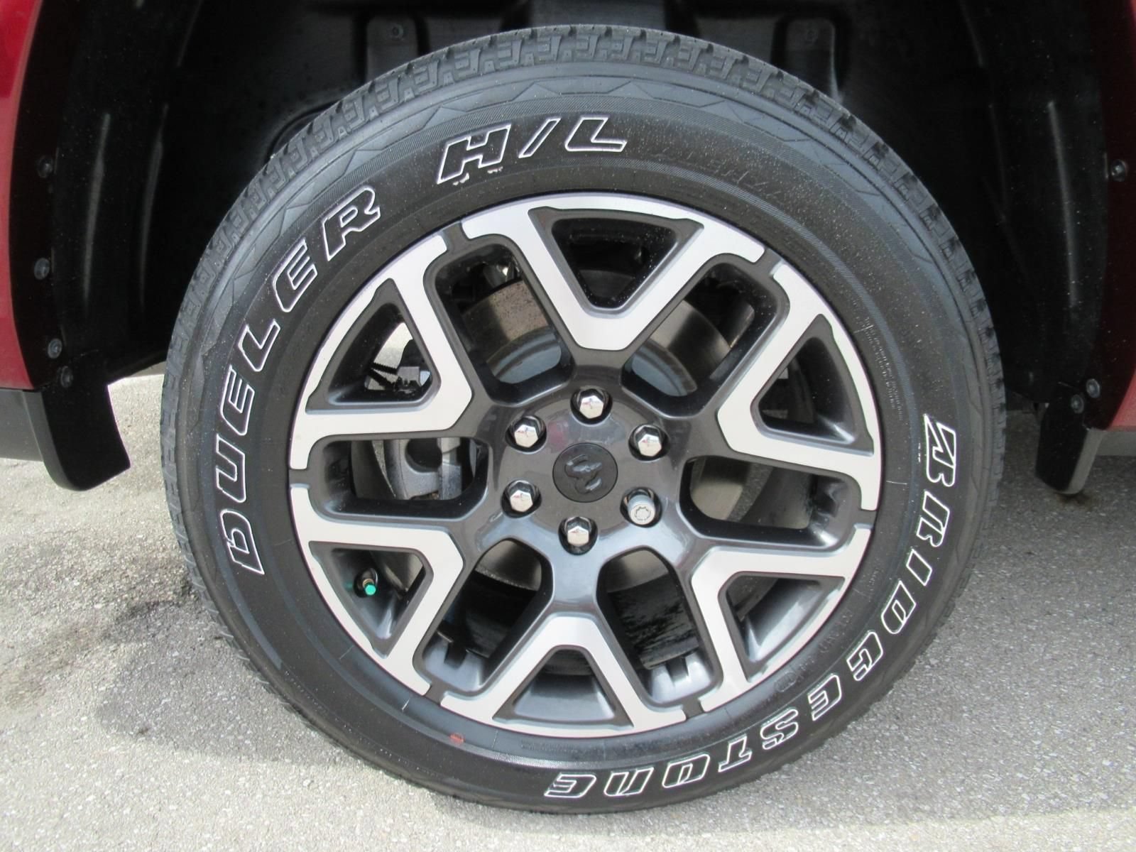 Used 2025 RAM 1500 Laramie w/ Sport Appearance Package AWD/4WD image 8