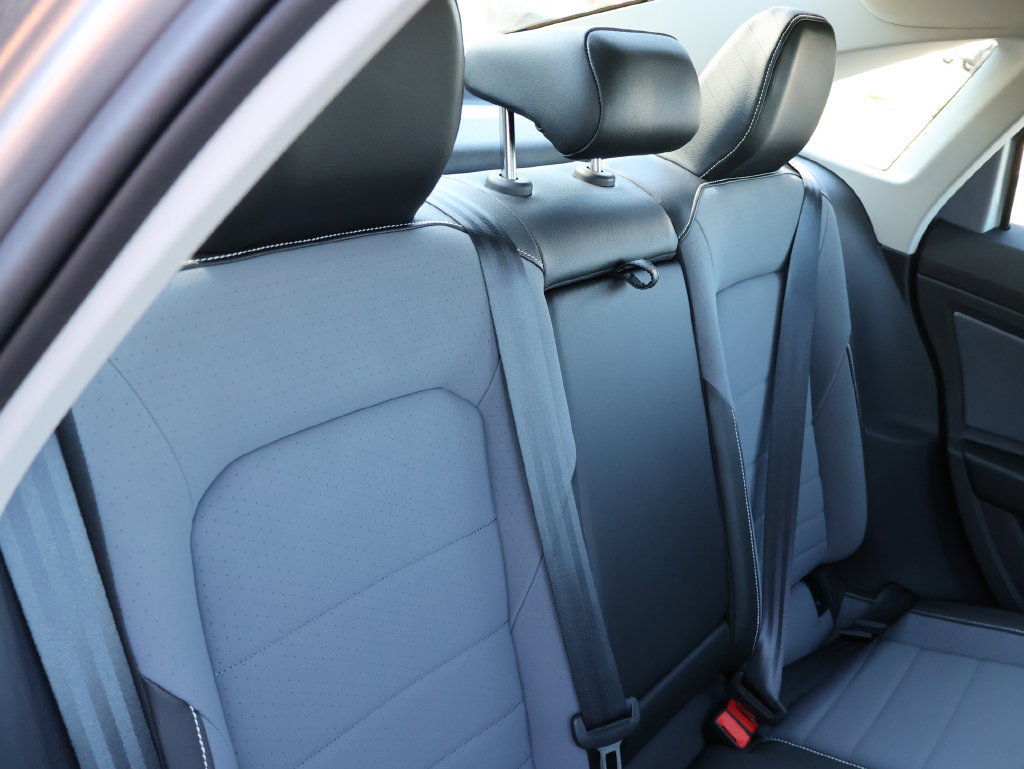 Used 2026 Volkswagen Jetta SE FWD image 31