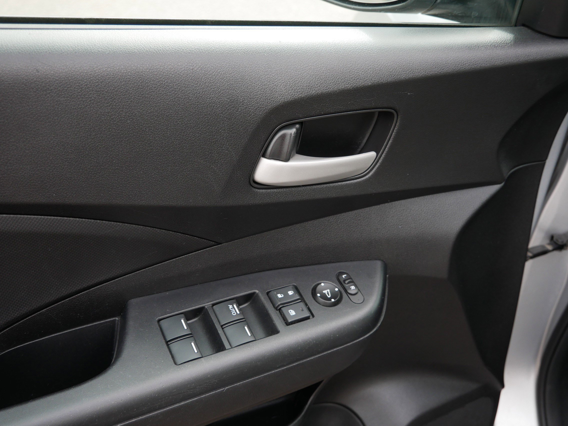 Used 2016 Honda CR-V LX image 20