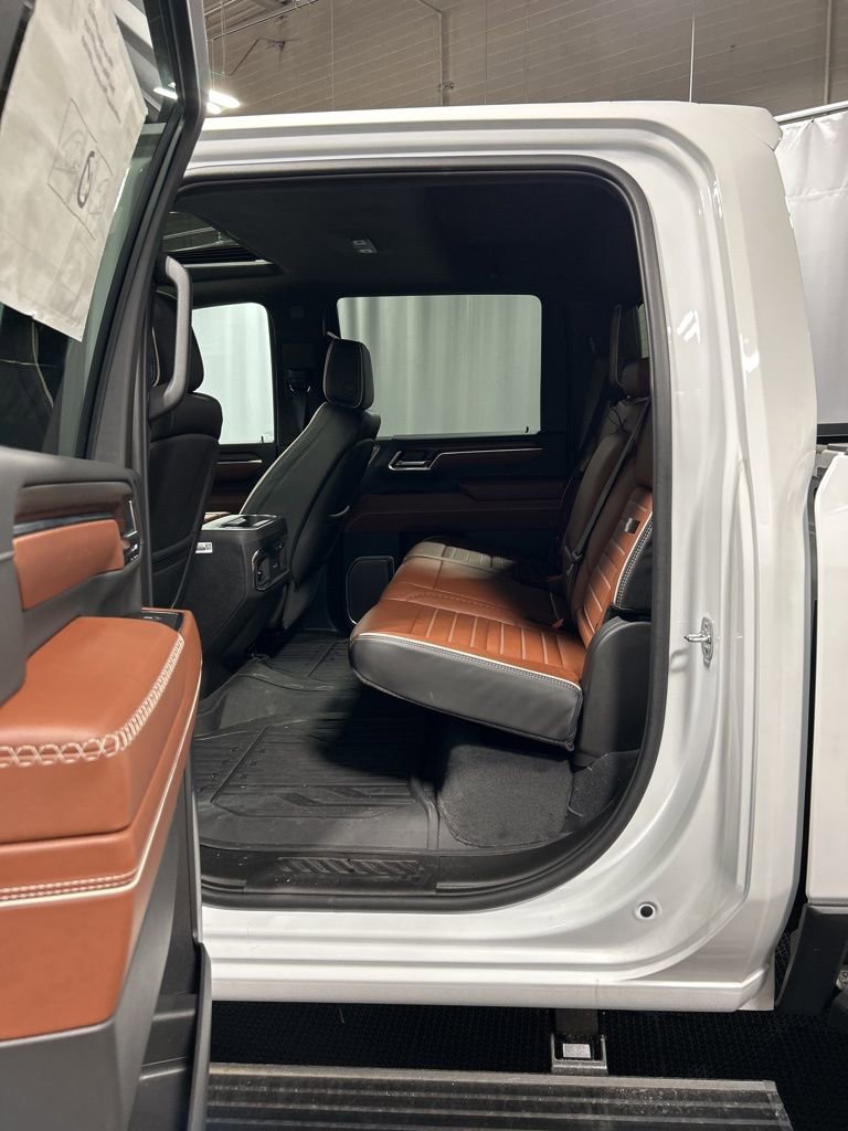 New 2025 GMC Sierra 2500 Denali Ultimate w/ Max Trailering Package image 15