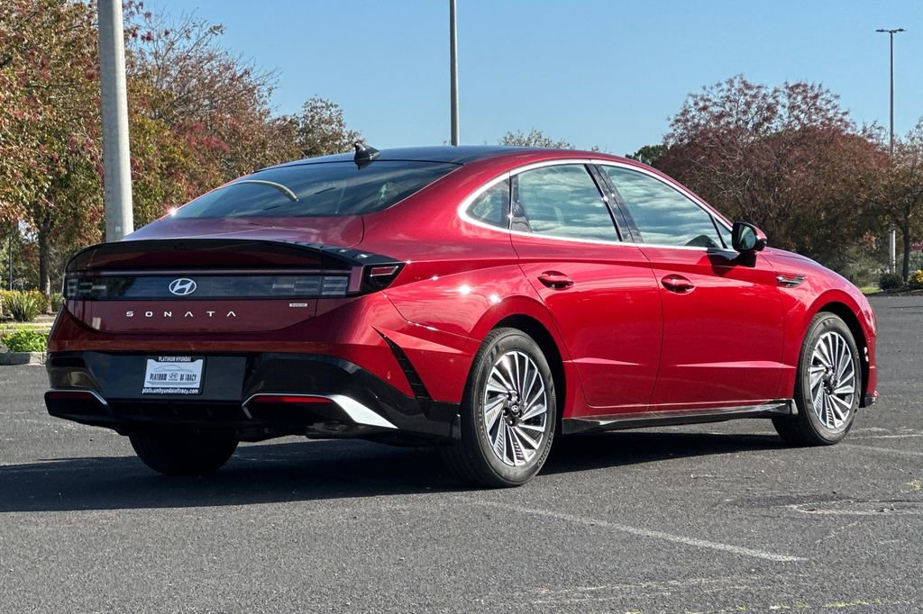 New 2025 Hyundai Sonata Limited image 4
