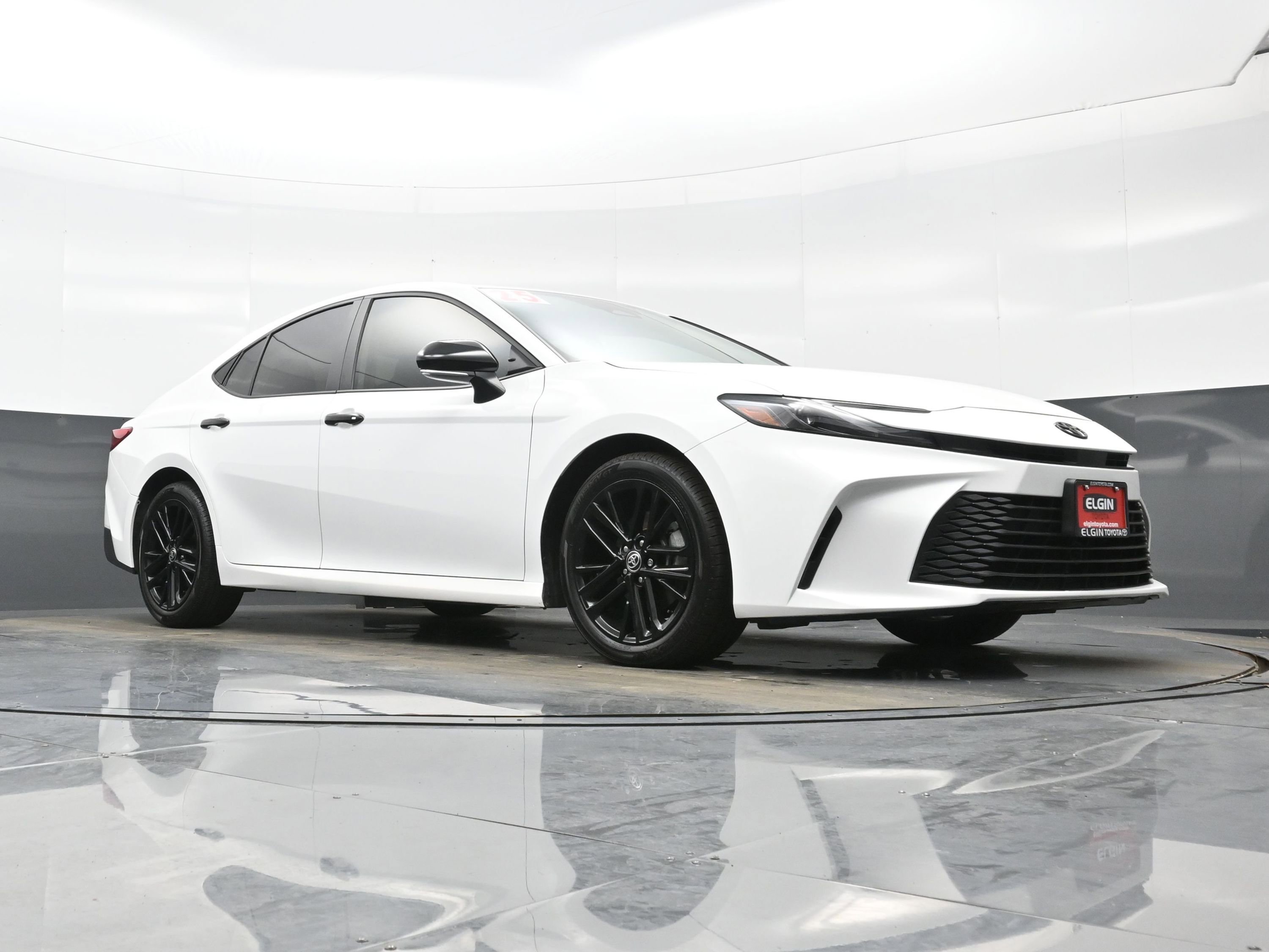 Used 2025 Toyota Camry LE w/ Convenience Package image 26