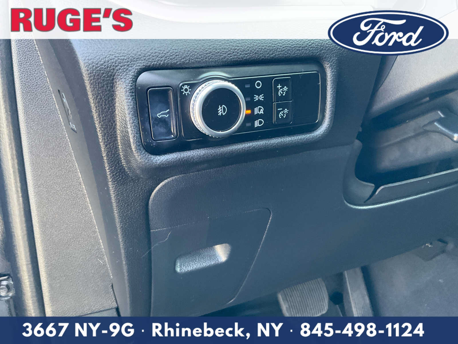 Certified 2023 Ford Explorer XLT w/ Equipment Group 202A AWD/4WD image 19