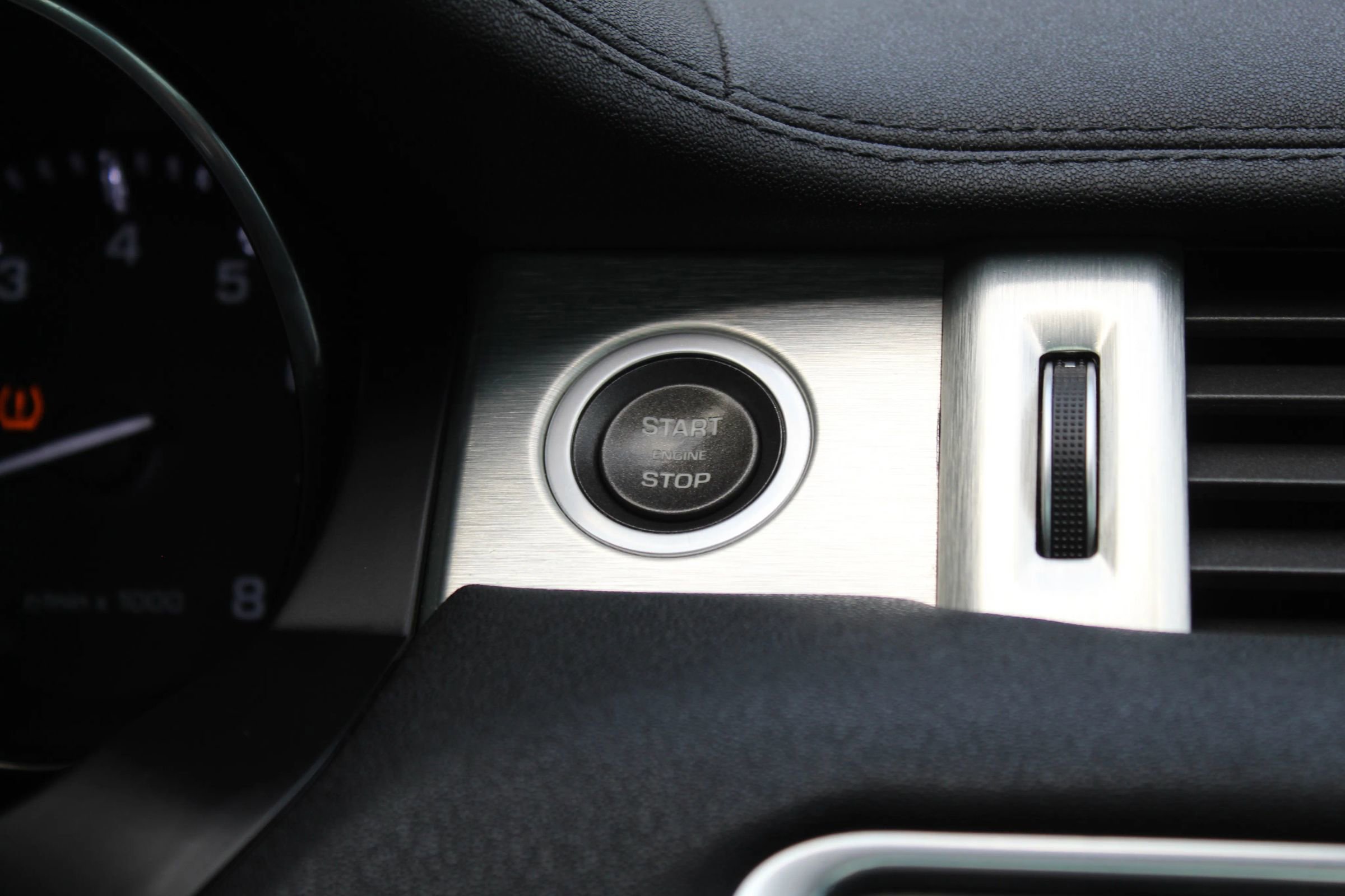 Used 2015 Land Rover Range Rover Evoque Pure Plus image 39