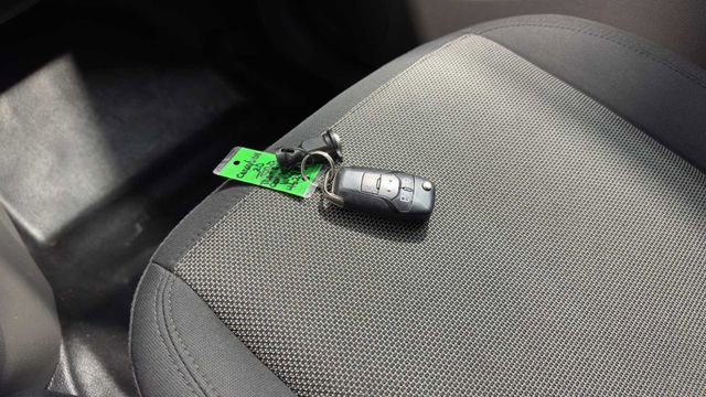 Used 2020 Ford Transit Connect XL image 23