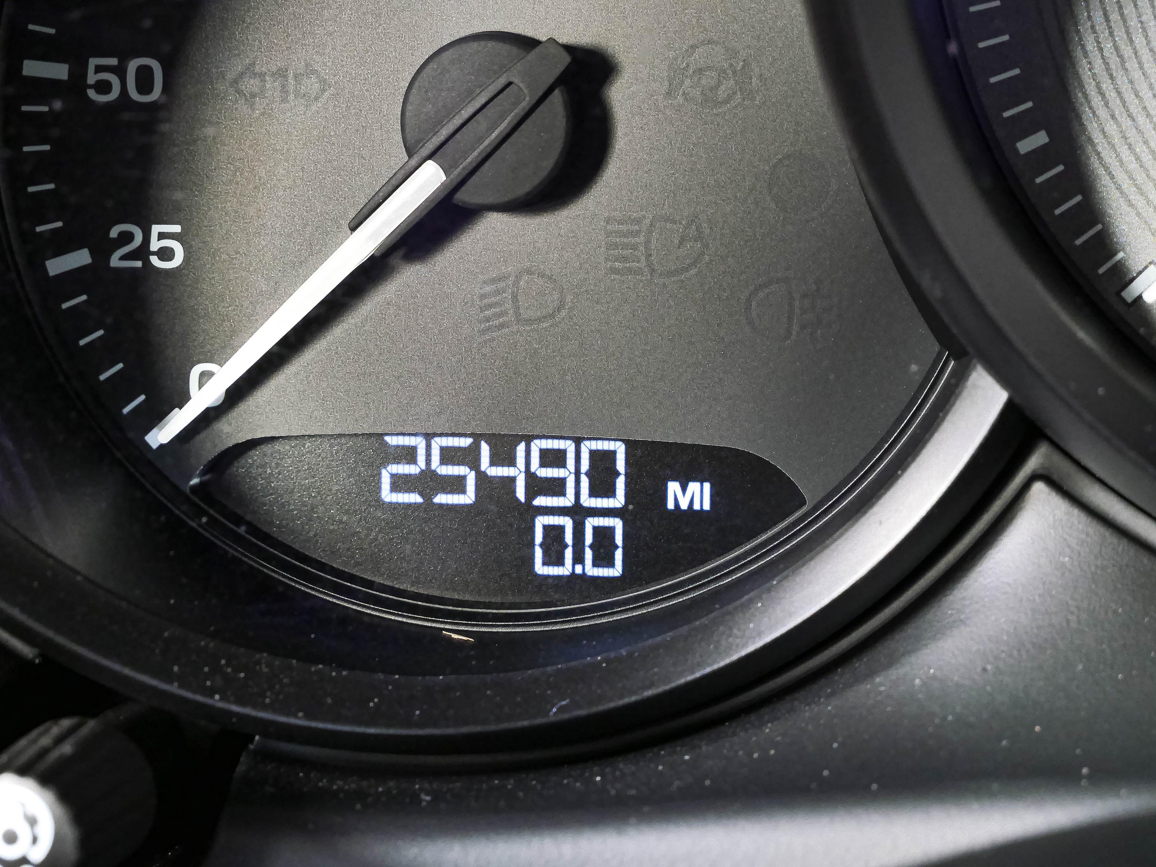 Certified 2024 Porsche Macan S AWD/4WD image 9
