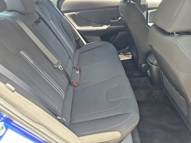 Used 2025 Hyundai Elantra SEL FWD image 30