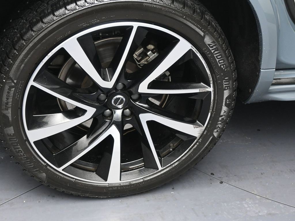 Used 2021 Volvo XC90 T6 Momentum w/ Advanced Package image 5