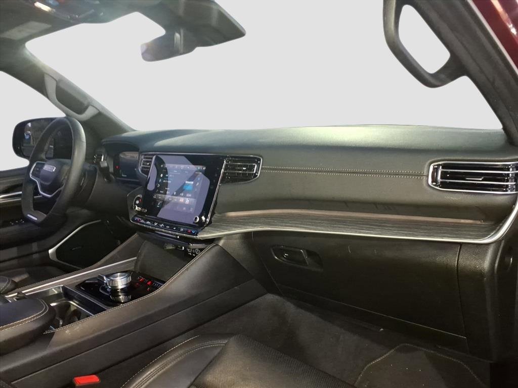 Used 2024 Jeep Wagoneer Series II w/ Flexible Seating Group image 12