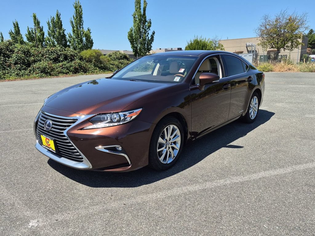 Used 2017 Lexus ES 300h w/ Navigation System Package FWD image 13