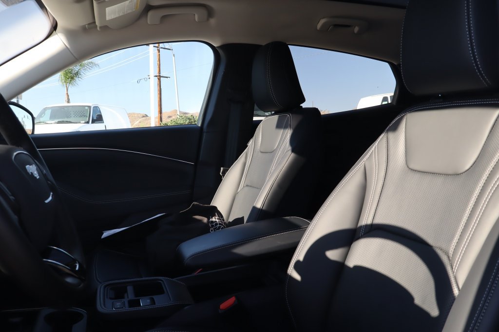 Used 2025 Ford Mustang Mach-E Premium AWD/4WD image 19