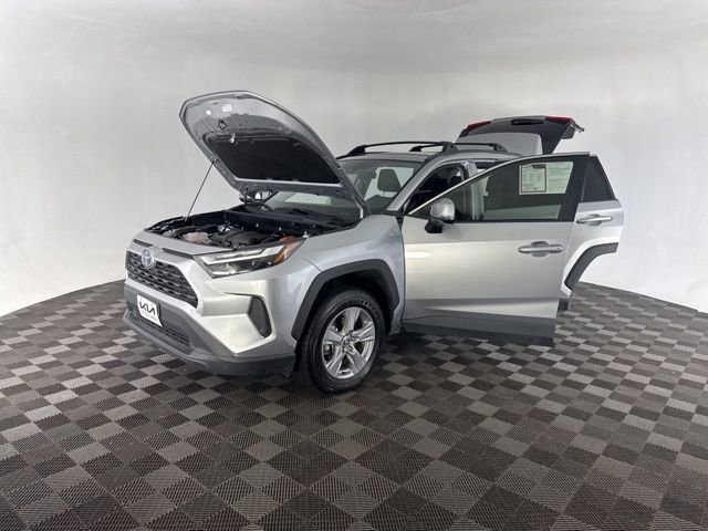 Used 2022 Toyota RAV4 XLE image 12