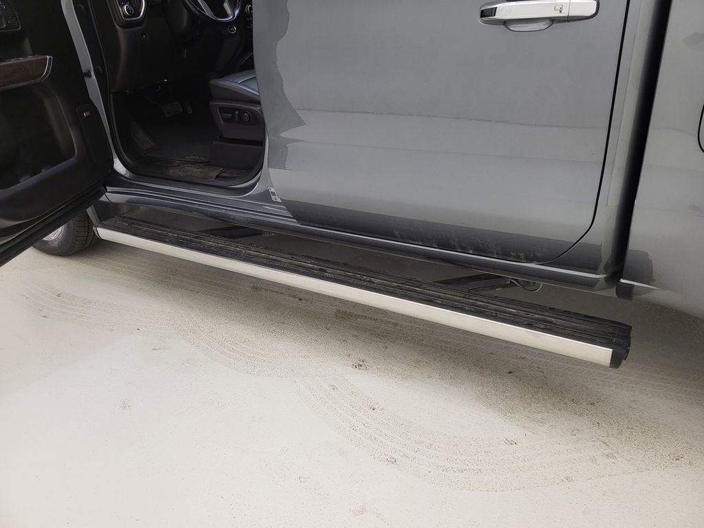 Used 2022 GMC Sierra 1500 Denali w/ Denali Premium Package image 2