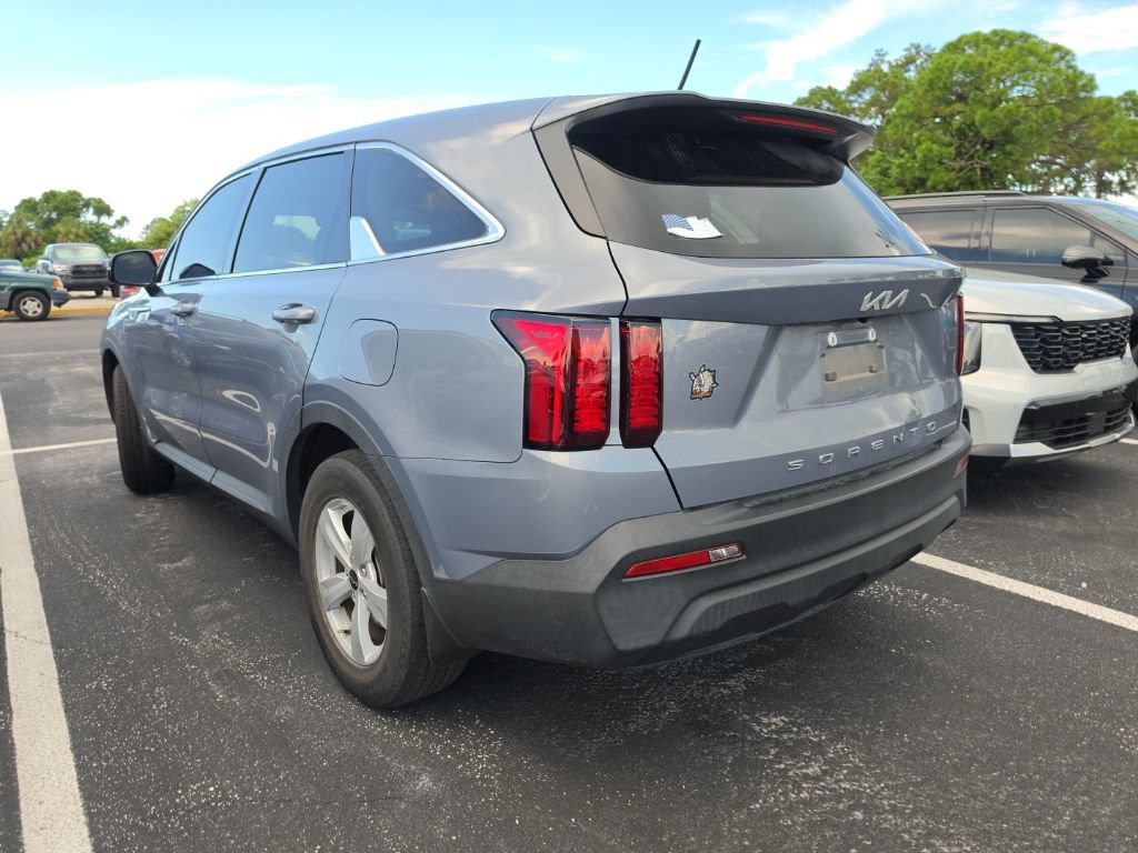 Certified 2022 Kia Sorento LX FWD image 11