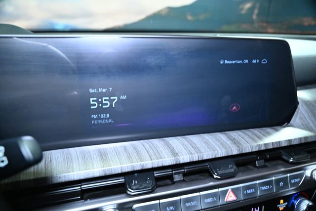 Used 2025 Kia Telluride EX w/ EX Captain's Chair Package image 31