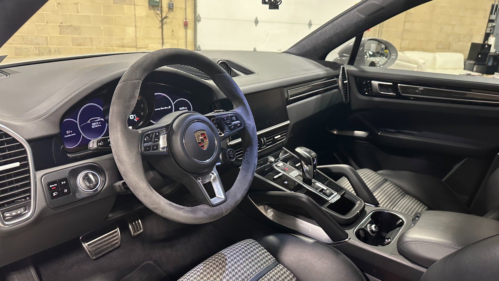 Used 2021 Porsche Cayenne Turbo S image 15