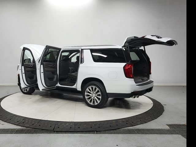 Used 2021 GMC Yukon XL Denali w/ Advanced Technology Package AWD/4WD image 14