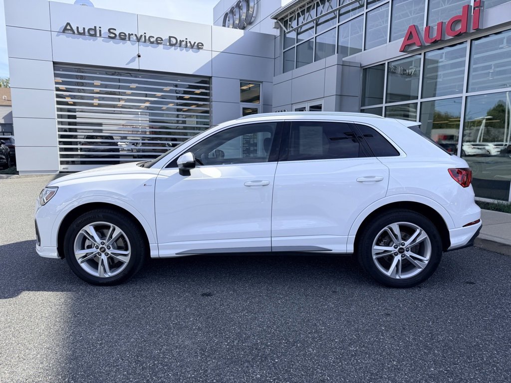 Certified 2024 Audi Q3 2.0T Premium Plus image 3