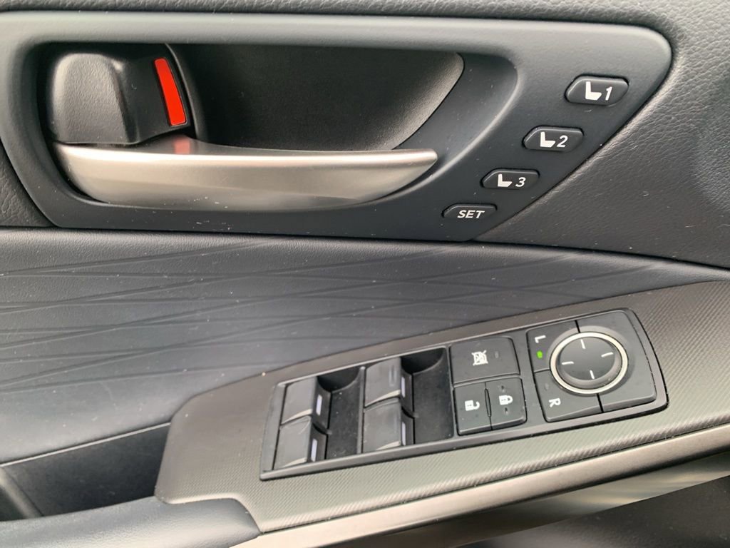 Used 2022 Lexus IS 350 F Sport w/ Memory Package image 12