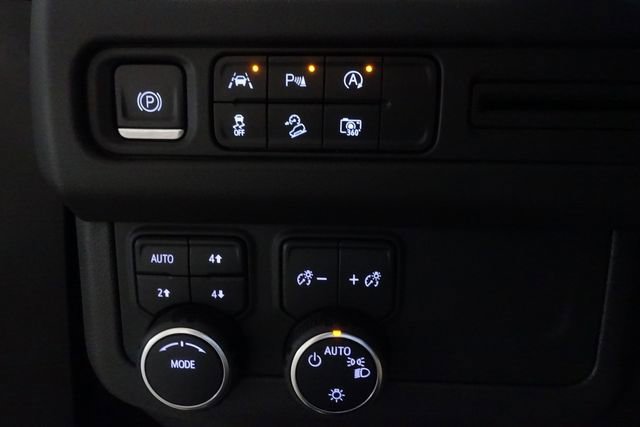 New 2023 Chevrolet Tahoe Z71 w/ Luxury Package AWD/4WD image 19