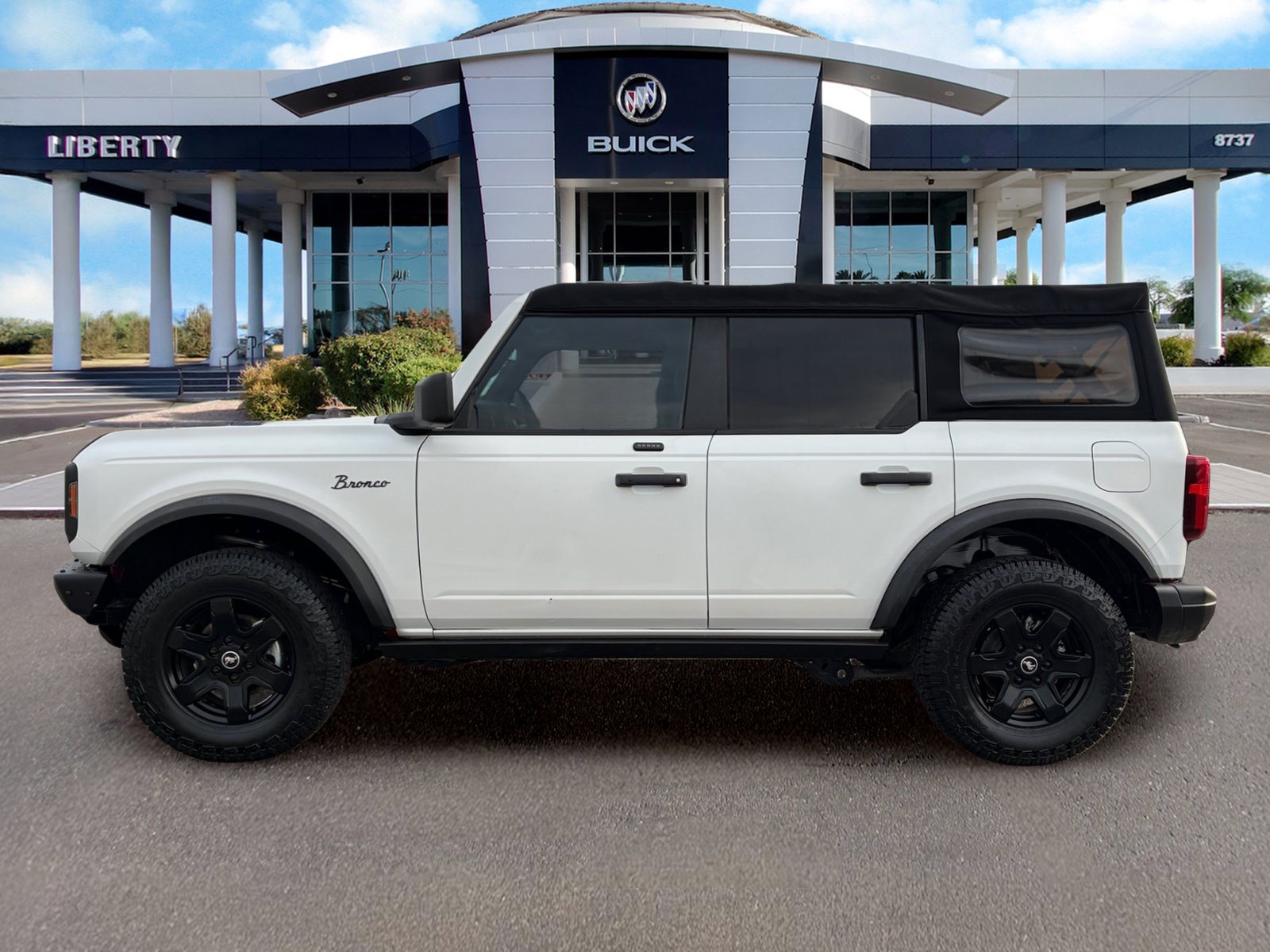 Used 2021 Ford Bronco Black Diamond AWD/4WD image 7