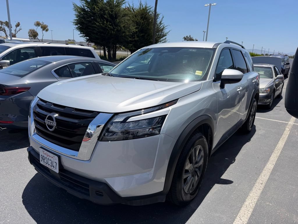 Used 2025 Nissan Pathfinder SV